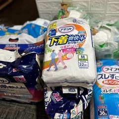 大人用オムツ、紙パンツ、バット