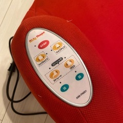 エアリーシェイプ　マッサージチェア 赤　骨盤矯正　ダイエット　エクササイズチェアの画像