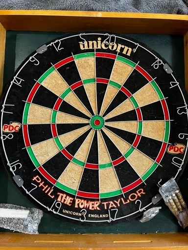 ダーツボード&キャビネット