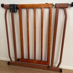 調整可能木製ベビーゲート