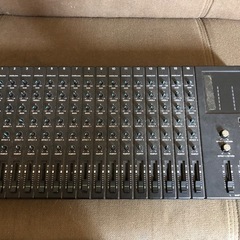 BOSS BX-16 16チャンネルステレオミキサーの画像