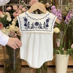 【新品未使用】3-6ヶ月　デニム刺繍ロンパースの画像