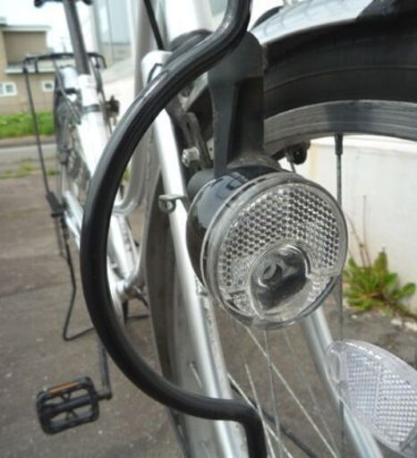 自転車 26インチ シティサイクル シルバー カゴ・ライト・カギ付き ママチャリ 通勤 通学 苫小牧西店