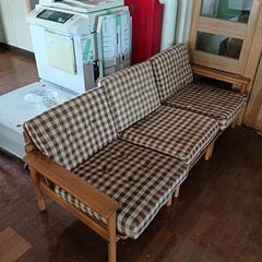 コスガの家具　三人掛けソファ―