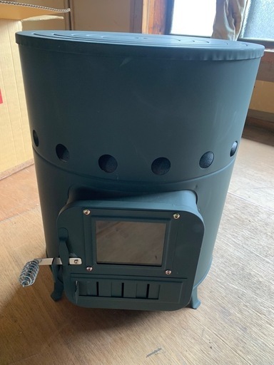 新型まきストーブ（煙突付き）
