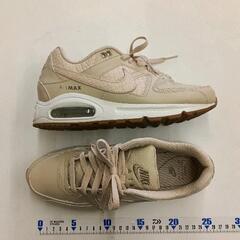 0514-048 美品　NIKEAIRMAXベージュ　24.5cm