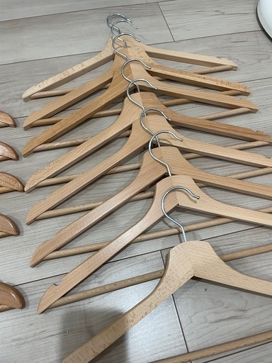 IKEA木製ハンガー14本セット (NI) 高輪台の洗濯用品《ハンガー