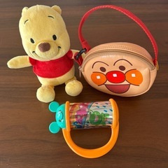 【美品３点セット】プーさん人形、アンパンマンポーチ、ガラガラの画像
