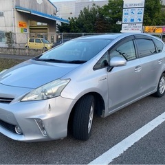 プリウスαの画像