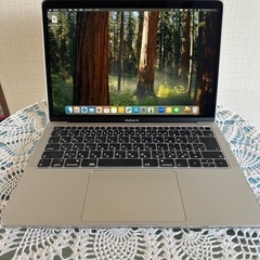 MacBook Air2020
クリアカバー付きの画像