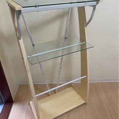 ニトリ　ガラスシェルフ　ガラス棚　デザインラック