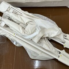 ij2401HI ベビーベッド 計量 コンパクトにたためる 高さ調整 ホワイト マットレス付 サイズ約90×65×95cm ベビー用品の画像