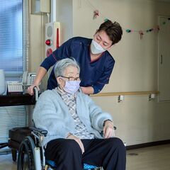 ＼週2日～・1日4h～OK／家事と両立★ブランクOK！ケアスタッフの画像
