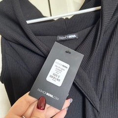 Fashion Nova 黒 ジャンプスーツ タグ付きの画像