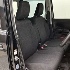 年式新しめ！窮屈感を感じない車内の広さ(; ･`д･´)の画像