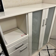 ホワイト色の食器棚(状態良いです)