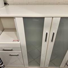 ホワイト色の食器棚(状態良いです)の画像