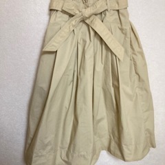 UNIQLO フレアスカート
の画像
