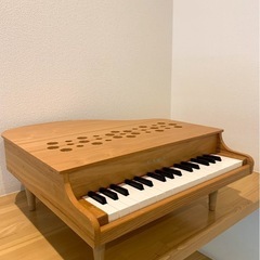 新宿高島屋にて購入　河合楽器ミニピアノP-32
