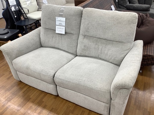 90分の無料軽トラック貸出サービス！【ニトリ】電動布張りリクライニングソファ