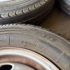 サンバートラック純正タイヤホイールの画像