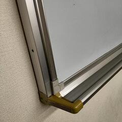 大きなホワイトボードの画像
