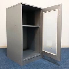 扉付き2段木製キャビネット 飾り棚 グレー 完成品カラーボックス 取っ手付き収納棚 サイドボードの画像