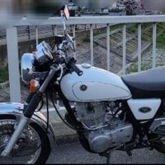車検２年付き　希少　2004年式SR400 ホワイト　キャブ車　マフラー以外純正　車検対応マフラー　の画像