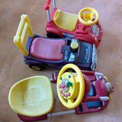 子供の乗り物の画像