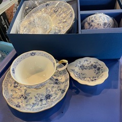 【引き取り限定】未使用品　ナルミ　ボーンチャイナ　コーヒーカップセットの画像