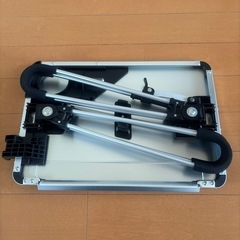 『未使用』折りたたみ式ノートパソコン用テーブル　LAPTOP TABLE
の画像
