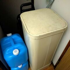 コロナ 煙突式輻射灯油ストーブ（Corona, RV-70BES）- 90L屋内燃料タンク＆煙突セット付きの画像