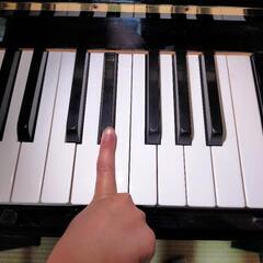 【無料】アップライトピアノ TOKAI 椅子付きの画像
