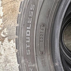 ダンロップ　スタッドレスタイヤ　185/65/R15 16 年製の画像