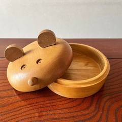 昭和レトロ/木製のお菓子や小物入れとターンテーブルの画像