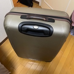 ［無料］キャリーケース(一つキャスター故障)