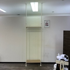 突っ張りハンガーラック