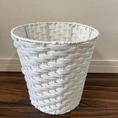 【無料です】ゴミ箱　高さ21cm