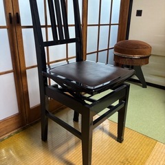 ピアノ椅子