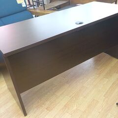 オフィスデスク 幅140cm Z-RFPLD-1460W2 ノルムシリーズ 木製デスク 配線穴あり シンプル 机 西岡店の画像