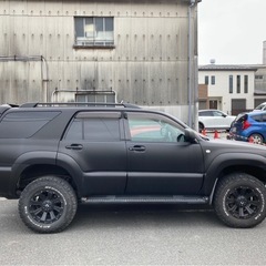 トヨタ ハイラックスサーフ　マットブラックの画像