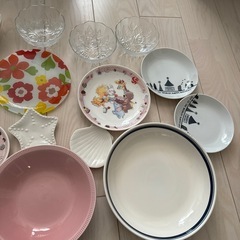 小皿、大皿、中皿16枚の画像