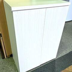 メーカー不明 ◆キャビネット◆ 白 プッシュオープン扉 巾木よけ...