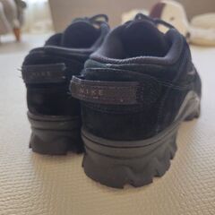 ナイキ スニーカー ブラックの画像