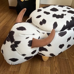 牛収納付きスツール