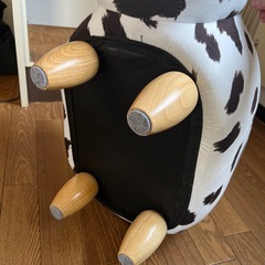 【決まりました】牛収納付きスツールの画像