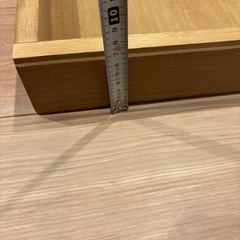 木の平らな箱 の画像