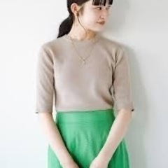 ベージュニットトップス(試着のみ)の画像