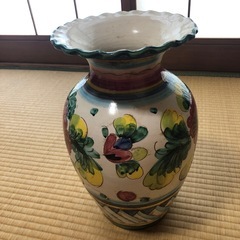 花柄の花瓶の画像