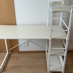 本棚一体型の机